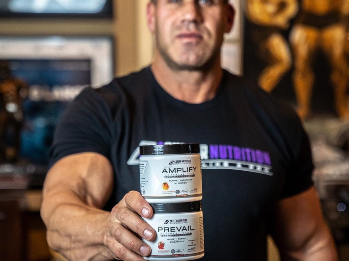 Jay Cutler showing Prevail pre-workout